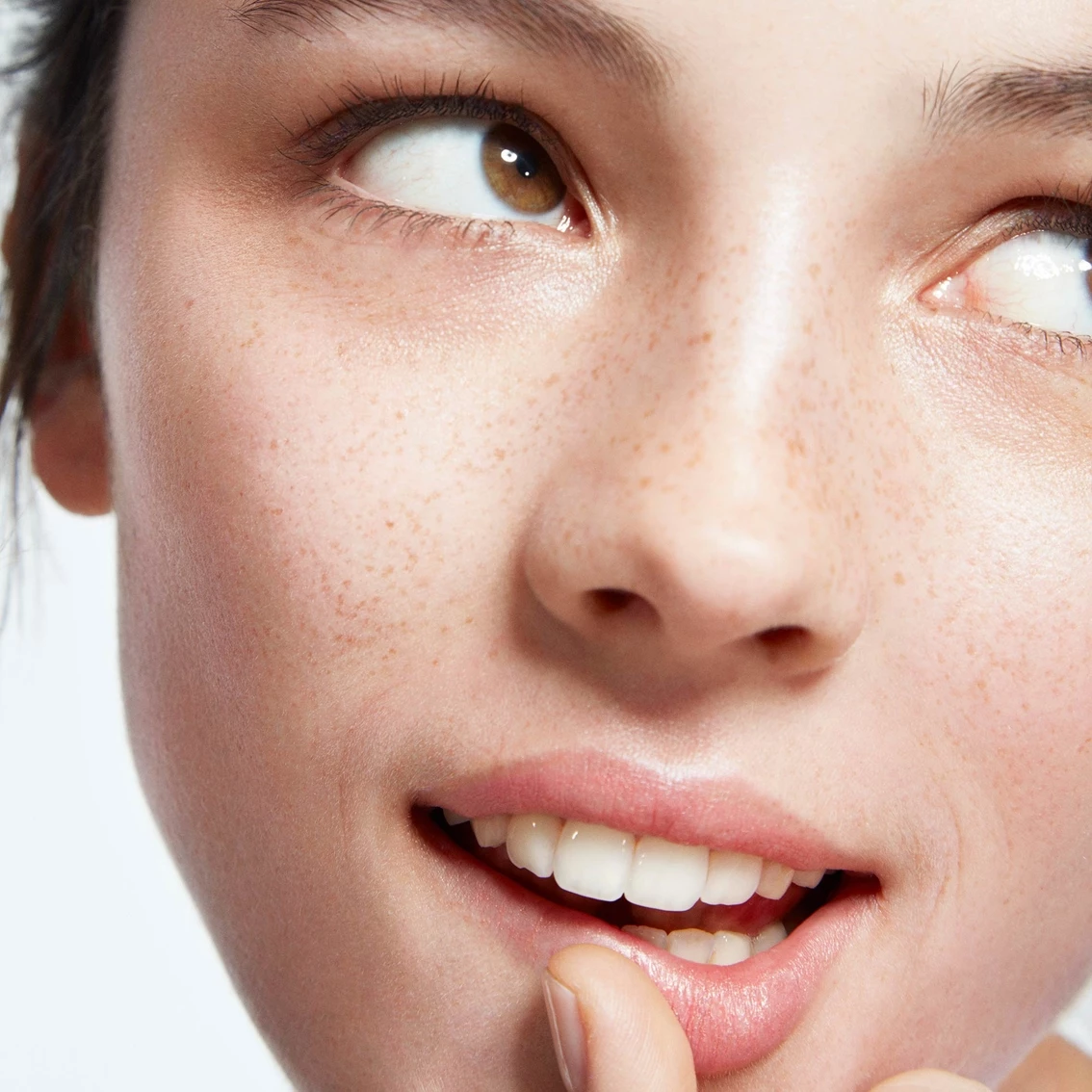 Hot Sale ๐ Clinique Moisture Surge Lip Hydro Plump Treatment ๐ 3 Hot Sale ๐ Clinique Moisture Surge Lip Hydro Plump Treatment ๐ - Image 3